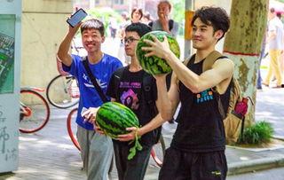 天津大学免费吃瓜,清凉一夏共享校园欢乐