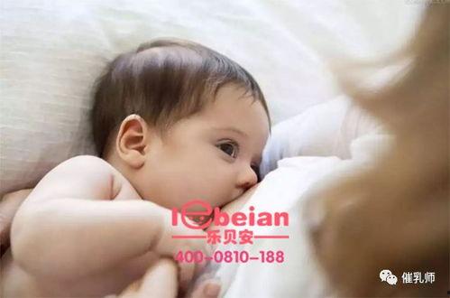 小孩喝奶吃瓜,奶香瓜甜，快乐成长时光